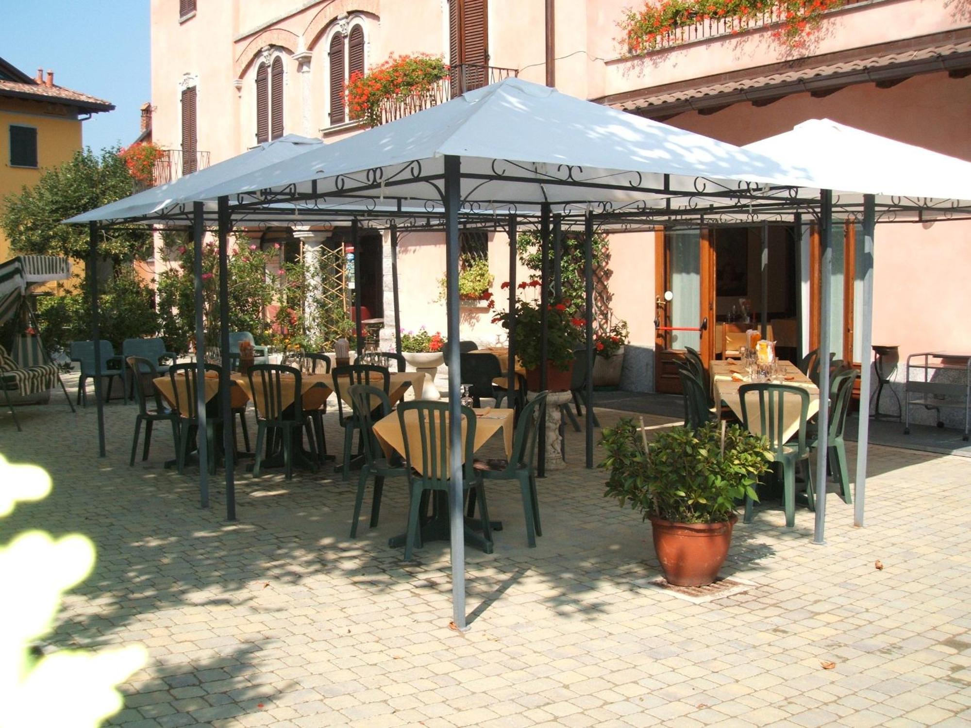 Albergo Michieletto Valmorea Экстерьер фото