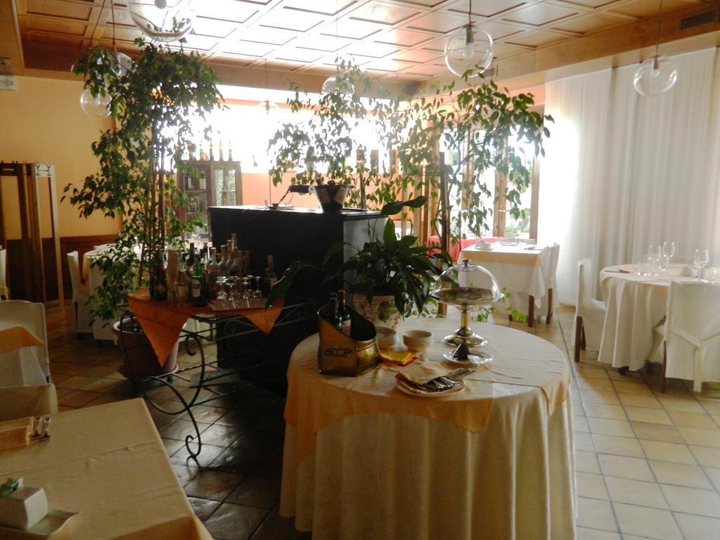 Albergo Michieletto Valmorea Экстерьер фото