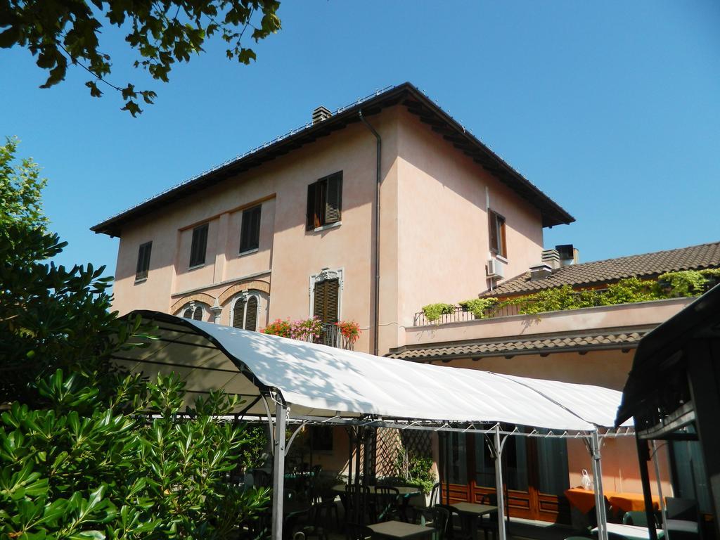 Albergo Michieletto Valmorea Экстерьер фото