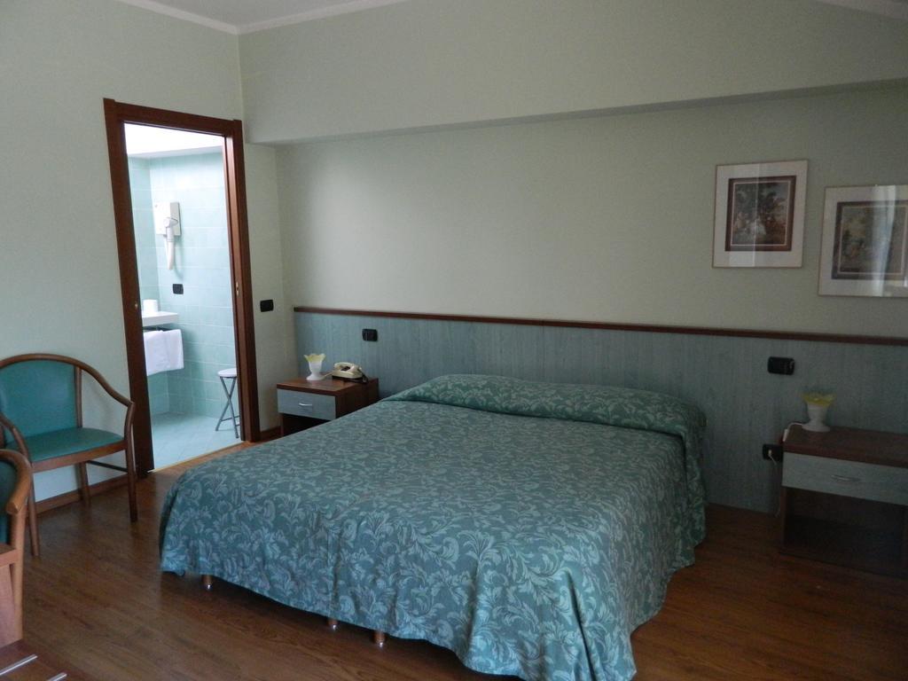 Albergo Michieletto Valmorea Экстерьер фото