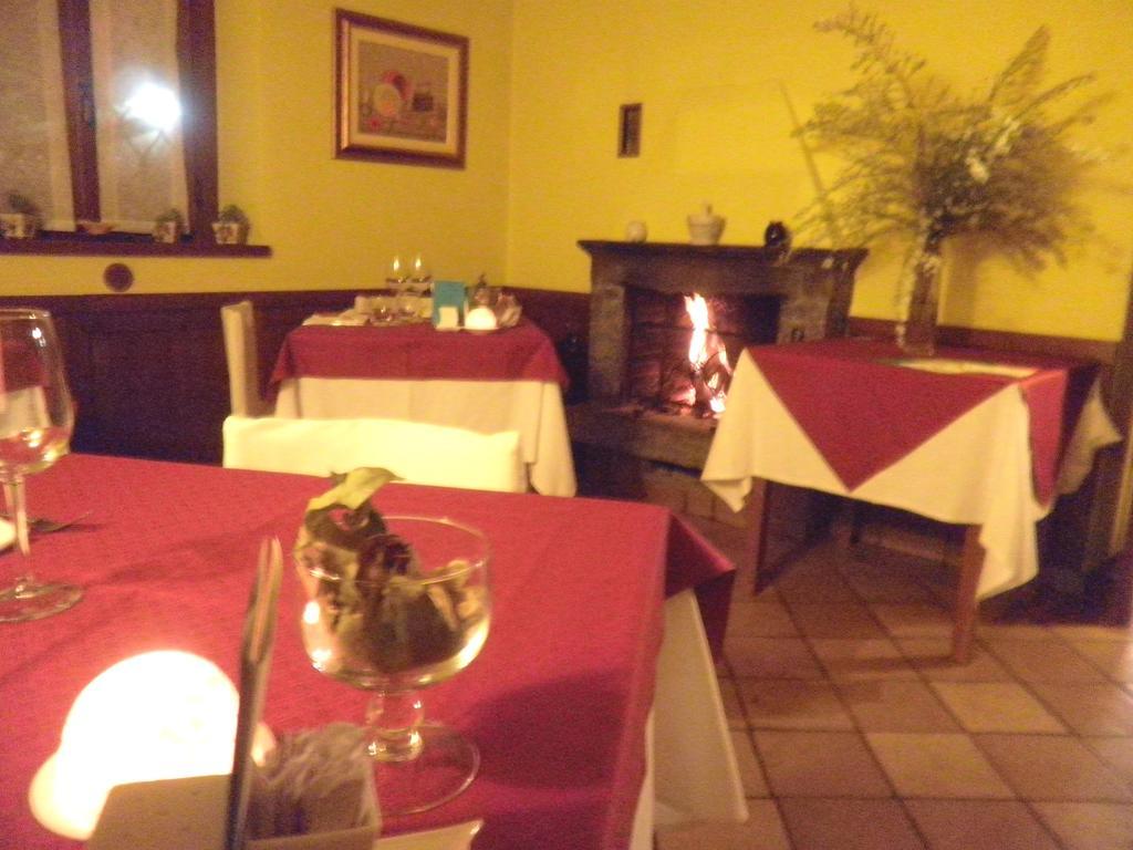 Albergo Michieletto Valmorea Экстерьер фото