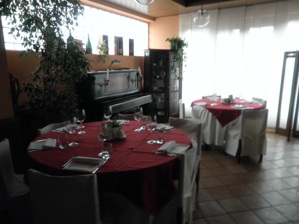 Albergo Michieletto Valmorea Экстерьер фото