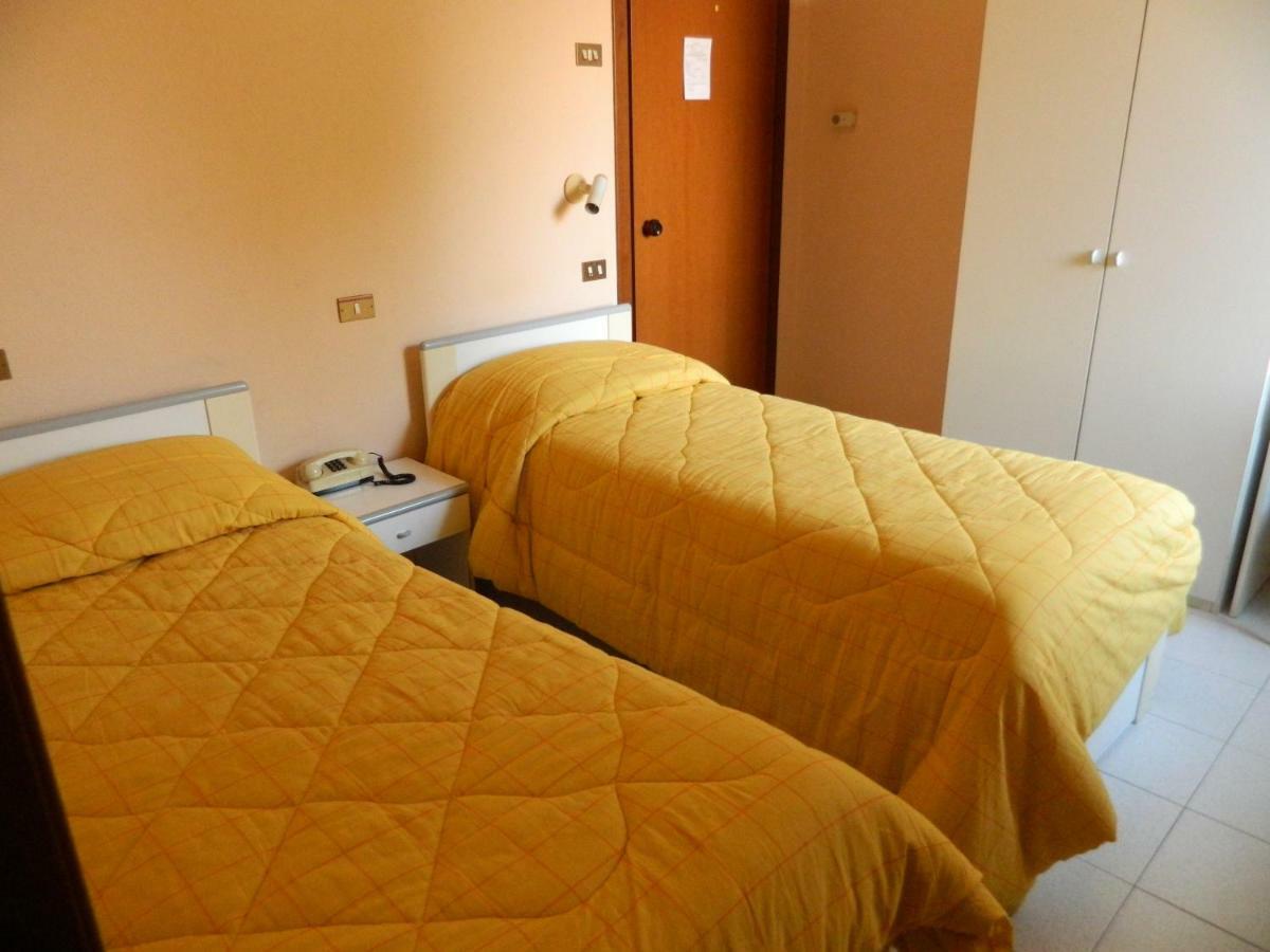 Albergo Michieletto Valmorea Экстерьер фото